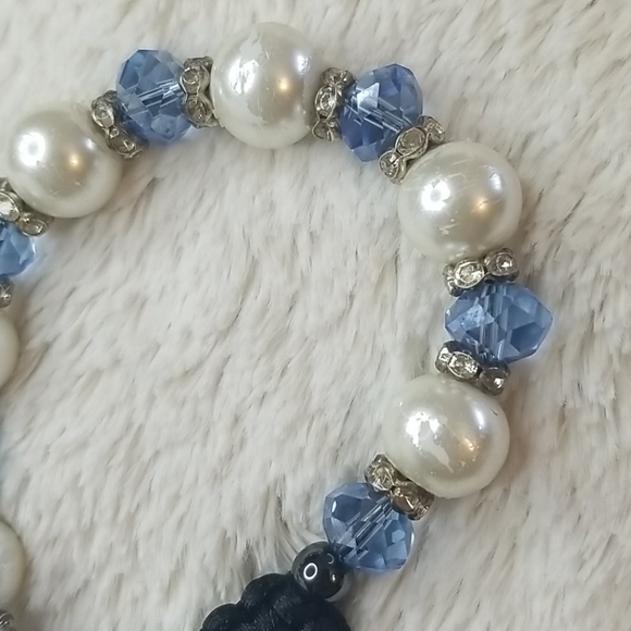Blue and White Beaded Bracelet - Picture 4 of 4